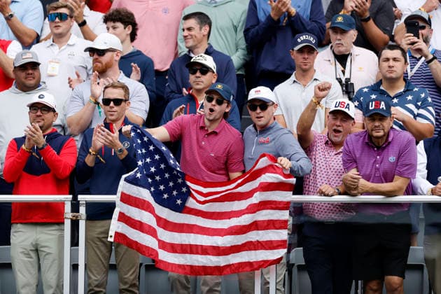 MEDINAH, IL - SEPTEMBER 24: United States fans cheer during Thursday s Four-ball matches on day one of the Presidents Cup 2026 on September 24, 2026 at Medinah Country Club in Medinah, Illinois. (Photo by Joe Robbins Icon Sportswire) GOLF: SEP 24 Presidents Cup EDITORIAL USE ONLY Icon573260924005
