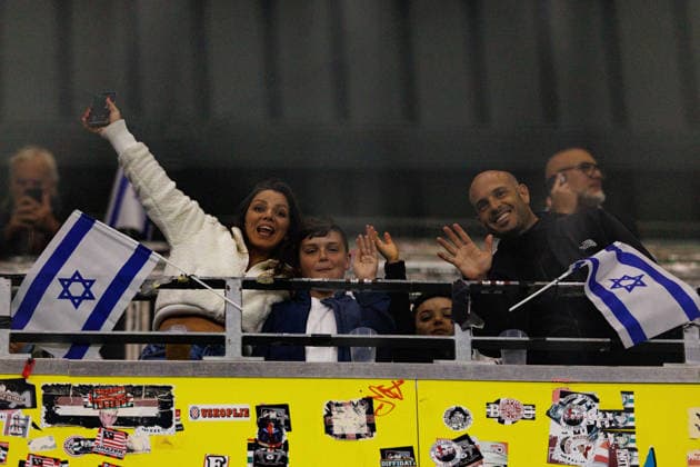 LINZ, AUSTRIA - 24 SEPTEMBER 2026: Image shows a feature of fans of Israel during UEFA Nations League 2026 27 League B, Group B3, Round 1: Austria vs Israel at Raiffeisen Arena on 24 09 2026 in Linz, Austria. Austria Copyright: xFröhlichxPascalx