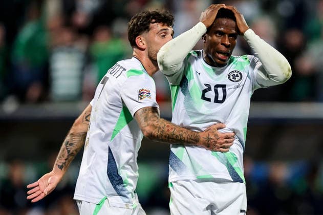 UEFA Nations League Group Stage, Fadil Vokrri Stadium, Pristina, Kosovo 24 9 2026 Kosovo vs Republic of Ireland Ireland s Troy Parrott and Chiedozie Ogbene react during the game Troy Parrott and Chiedozie Ogbene react during the game 24 9 2026  Copyright: xx RB1_5403