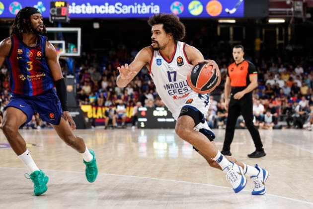 September 24, 2026, Barcelona, Barcelona, Spain: Collin Malcom of Anadolu Efes in action during the EuroLeague Regular Season Round 1 match played between FC Barcelona, Barca and Anadolu Efes at Palau Blaugrana on September 24, 2026 in Barcelona, Spain. Barcelona Spain - ZUMAa181 20260924_zaa_a181_051 Copyright: xJavierxBorregox