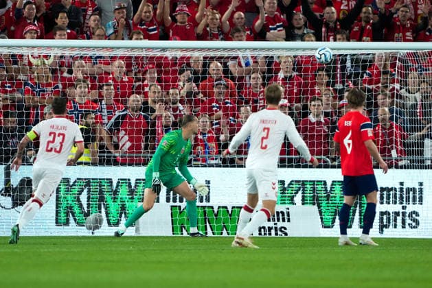 Soccer, Nations League Men Norway Denmark Oslo 20260924 Denmark s Mikkel Damsgaard scores the 2-1 goal during the Nations League soccer match between Norway and Denmark at Ullevaal Stadium. Photo: Fredrik Varfjell, NTB, Oslo, Norway. EDITORIAL USE ONLY. RESTRICTED USE FOR BETTING COMPANIES  Copyright: xFredrikxVarfjellx xNTBx