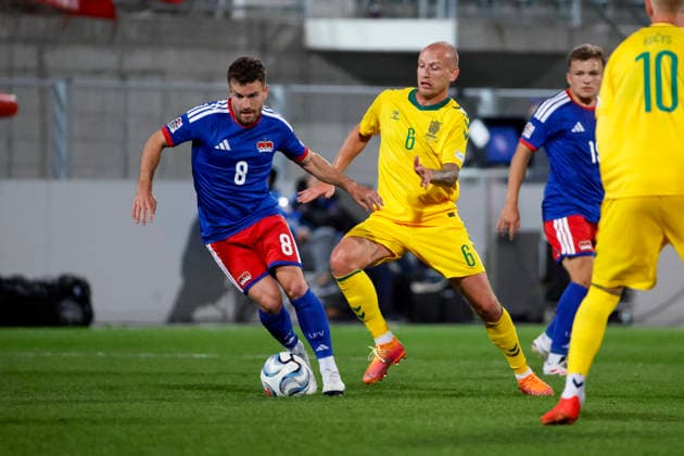 Aron Sele of Liechtenstein, No. 8, and Modestas Vorobjovas of Lithuania, No. 6, in a one-on-one battle, Liechtenstein, UEFA Nations League, Matchday 1, Liechtenstein vs. Lithuania, September 24, 2026, Vaduz Rheinpark Stadium, Liechtenstein Copyright: xGrantxHubbsx