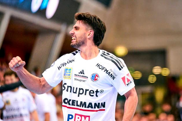 Eloy Morante Maldonado celebrates, 22, HC Erlangen, September 24, 2026, Handball DHB Cup, 2026–2027 Season, Round 2, TVB 1898 Stuttgart vs. HC Erlangen, Nuremberg Metropolitan Region, HCE PeKo xpexkox