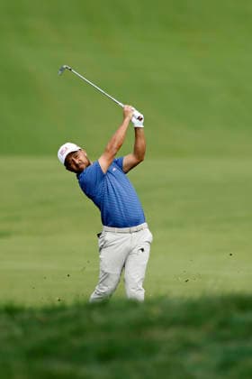MEDINAH, IL - SEPTEMBER 24: Xander Schauffele of the United States plays from the rough at the first hole during Thursday s Four-ball matches on day one of the Presidents Cup 2026 on September 24, 2026 at Medinah Country Club in Medinah, Illinois. (Photo by Joe Robbins Icon Sportswire) GOLF: SEP 24 Presidents Cup EDITORIAL USE ONLY Icon573260924017