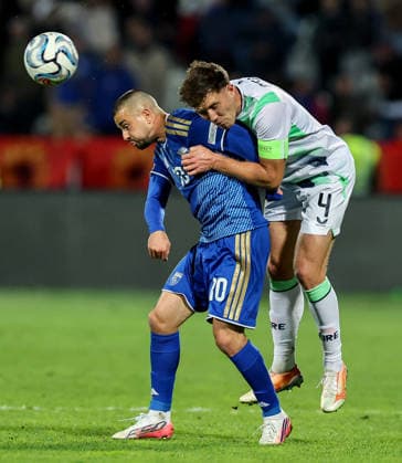 UEFA Nations League Group Stage, Fadil Vokrri Stadium, Pristina, Kosovo 24 9 2026 Kosovo vs Republic of Ireland Ireland s Dara O Shea and Edon Zhegrova of Kosovo Dara O Shea and Edon Zhegrova 24 9 2026  Copyright: xx RB1_5701