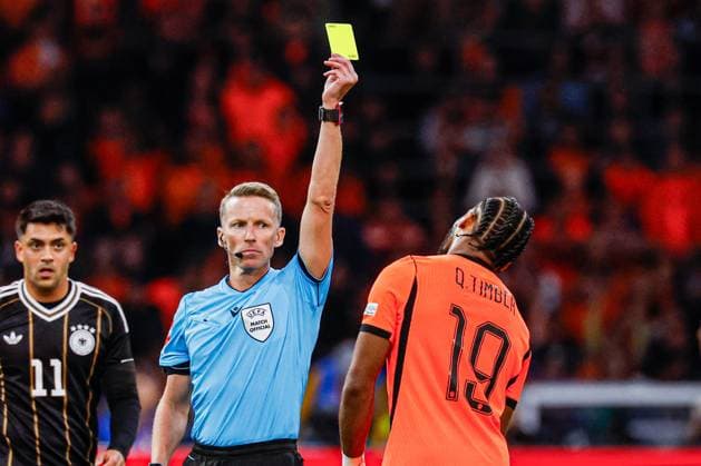 AMSTERDAM - Referee Alejandro Hernandez shows a yellow card to Quinten Timber of the Netherlands during the UEFA Nations League match between the Netherlands and Germany at the Johan Cruijff ArenA on September 24, 2026, in Amsterdam, the Netherlands. MARCEL TER BALS ANP UEFA Nations League 2026 27 xVIxANPxSportx xMarcelxterxBalsxIVx 569967154 originalFilename: 569967154.jpg