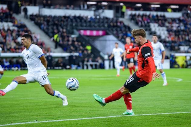 SOCCER - NL, AUT vs ISR LINZ,AUSTRIA,24.SEP.26 - SOCCER - UEFA Nations League, group stage, OEFB international match, Länderspiel, Nationalmannschaft Austria vs Israel. Image shows Anan Khalaili (ISR) and Romano Schmid (AUT).  GEPAxpictures xChristianxMoser