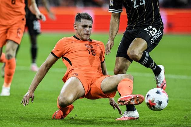 AMSTERDAM - Micky van de Ven of the Netherlands, Younes Ebnoutalib of Germany (lr) during the UEFA Nations League match between the Netherlands and Germany at the Johan Cruijff ArenA on 24 September 2026 in Amsterdam, the Netherlands. ANP OLAF KRAAK UEFA Nations League 2025 26 xVIxANPxSportx xxANPxIVx 569968207 originalFilename: 569968207.jpg