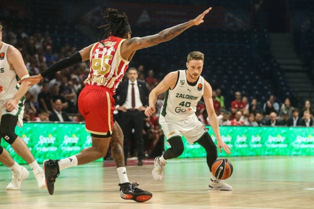 Crvena Zvezda Belgrade v Zalgiris Kaunas - EuroLeague BELGRADE, SERBIA - SEPTEMBER 24: Marius Grigonis (40) of Zalgiris Kaunas in action against Chima Moneke (95) of Crvena Zvezda Meridianbet Belgrade during EuroLeague Basketball Regular Season Round 1 game between Crvena Zvezda Meridianbet Belgrade v Zalgiris Kaunas at Belgrade Arena on September 24, 2026 in Belgrade, Serbia. Filip Stevanovic Anadolu Belgrade Serbia. Editorial use only. Please get in touch for any other usage.  Copyright: x2026xAnadoluxFilipxStevanovicx