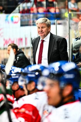 Bill Peters, Head Coach, Augsburger Panther, GER, Iserlohn Roosters vs. Augsburger Panther, Ice Hockey, Penny DEL, Matchday 3, 2026–2027 Season, September 24, 2026, GER, Iserlohn Roosters vs. Augsburger Panther, Ice Hockey, Penny DEL, Matchday 3, 2026–2027 Season, September 24, 2026, Iserlohn Copyright: xJonasxBrockmann Eibner-Pressefotx EP_JBN