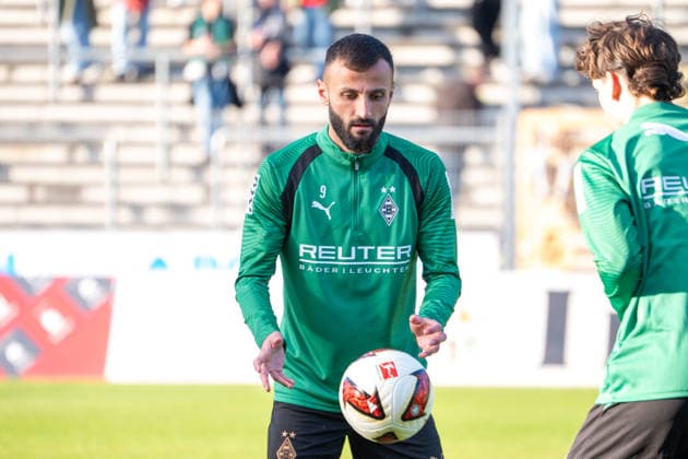 Germany Friendly Match, 2026-2027 Preseason: Sportfreunde Siegen vs. Borussia Mönchengladbach, Thursday, September 24, 2026, Leimbach Stadium, Siegen; cutout, close-up, portrait, individual photo of Franck Honorat of Borussia Mönchengladbach, No. 9 warming up at Leimbach Stadium in Siegen, Germany Copyright: xOrhanxHabashx