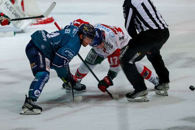 September 24, 2026, xkwix, Ice Hockey, DEL, Iserlohn Roosters vs. Augsburger Panther, Eissporthalle am Seilersee, Matchday 3, 2026–2027 Season: Cole Maier (Iserlohn Roosters, No. 14) battles for the puck at the faceoff circle against Sean Malone (Augsburger Panther, No. 17). Photo: xKamilxWilkowskixPressefotoKochx, North Rhine-Westphalia, Germany