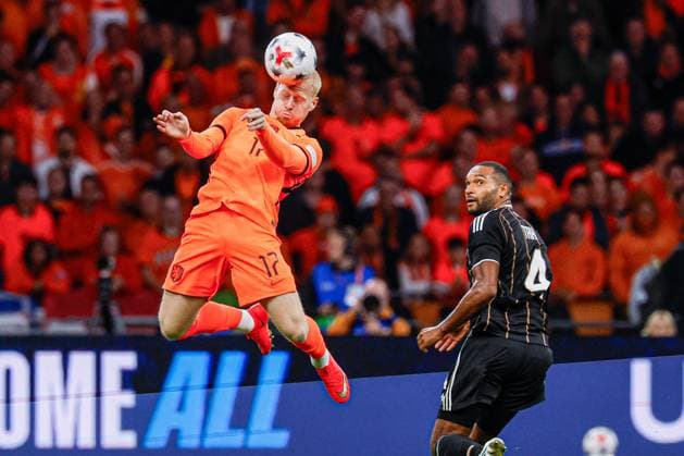 AMSTERDAM - Mexx Meerdink of the Netherlands heads the ball during the UEFA Nations League match between the Netherlands and Germany at the Johan Cruijff ArenA on September 24, 2026 in Amsterdam, the Netherlands. MARCEL TER BALS ANP UEFA Nations League 2026 27 xVIxANPxSportx xMarcelxterxBalsxIVx 569969594 originalFilename: 569969594.jpg