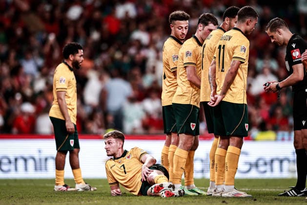 September 24, 2026, Lisboa, Lisboa, Portugal: David Brooks of Wales national team, Nationalteam lies down at free kick barrier during the UEFA Nations League 2026Ã¢â‚¬27 League Phase Matchday 1 match between Portugal and Wales at Estadio Jose Alvalade in Lisbon, Portugal Lisboa Portugal - ZUMAg283 20260924_zsp_g283_062 Copyright: xJoaoxGregoriox