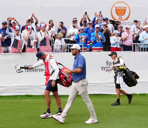 MEDINAH, IL - SEPTEMBER 24: Team USA golfer Scottie Scheffler walks the first hole during the first round of the 2026 Presidents Cup on September 24, 2026, at Medinah Country Club in Medinah, Illinois. (Photo by Brian Spurlock Icon Sportswire) GOLF: SEP 24 Presidents Cup EDITORIAL USE ONLY Icon26092430