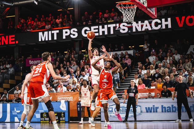 1 Basketball Bundesliga, easyCredit BBL, 2026–2027 Season, Men s Division, Regular Season, Matchday 2, September 24, 2026, RASTA Vechta, Bamberg Baskets, Yuval Hochstadter, 66, BMA365, Bamberg Baskets on a layup, Vechta, RASTA Dome, Lower Saxony, Germany