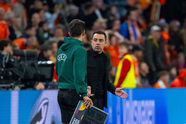 Soccer, Men s, 2026–27 Season, UEFA Nations League League A, Group 2, Matchday 1 in Amsterdam, Netherlands vs. Germany; Coach Xavi Hernandez of the Netherlands complains to Alejandro Quintero Gonzalez, Referee No. 4 (ESP), September 24, 2026, Copyright: xMatthiasxKochx
