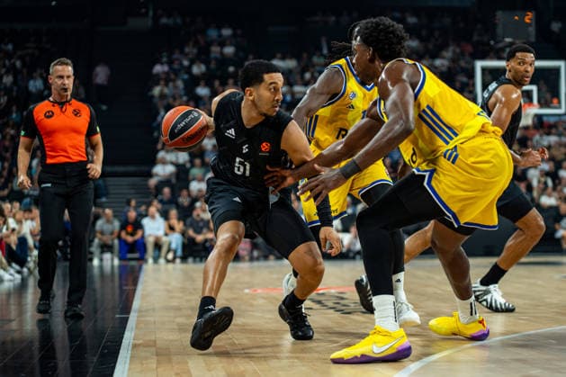ASVEL - Maccabi Tel Aviv à Décines-Charpieu le 24 septembre 2026. Nicolas Liponne MAXPPP - Décines-Charpieu 24 09 2026 Yves Pons lors du match de basket entre l ASVEL de Lyon-Villeurbanne et le Maccabi Tel Aviv dans le cadre de la 1re journée de la compétition européenne Turkish Airlines EuroLeague, à la LDLC Arena de Décines-Charpieu, le 24 septembre 2026. A basketball game between ASVEL Lyon-Villeurbanne and Maccabi Tel Aviv as part of the first round of the Turkish Airlines EuroLeague, at the LDLC Arena in Décines-Charpieu on September 24, 2026. Décines-Charpieu Auvergne Rhône-Alpes France  Copyright: xMAXPPPxNicolasxLiponnex NLP202609245746 NLP202609245746