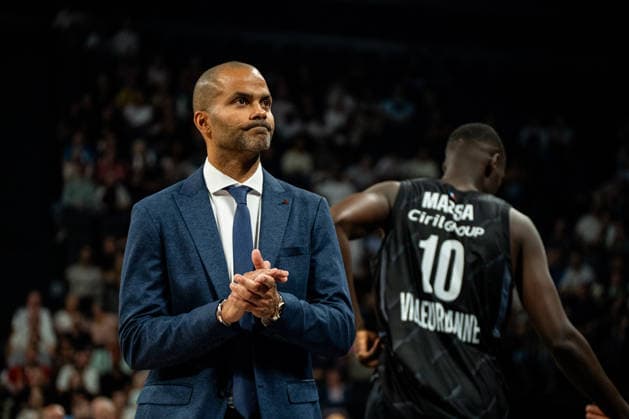 ASVEL - Maccabi Tel Aviv à Décines-Charpieu le 24 septembre 2026. Nicolas Liponne MAXPPP - Décines-Charpieu 24 09 2026 Tony Parker lors du match de basket entre l ASVEL de Lyon-Villeurbanne et le Maccabi Tel Aviv dans le cadre de la 1re journée de la compétition européenne Turkish Airlines EuroLeague, à la LDLC Arena de Décines-Charpieu, le 24 septembre 2026. A basketball game between ASVEL Lyon-Villeurbanne and Maccabi Tel Aviv as part of the first round of the Turkish Airlines EuroLeague, at the LDLC Arena in Décines-Charpieu on September 24, 2026. Décines-Charpieu Auvergne Rhône-Alpes France  Copyright: xMAXPPPxNicolasxLiponnex NLP202609245763 NLP202609245763