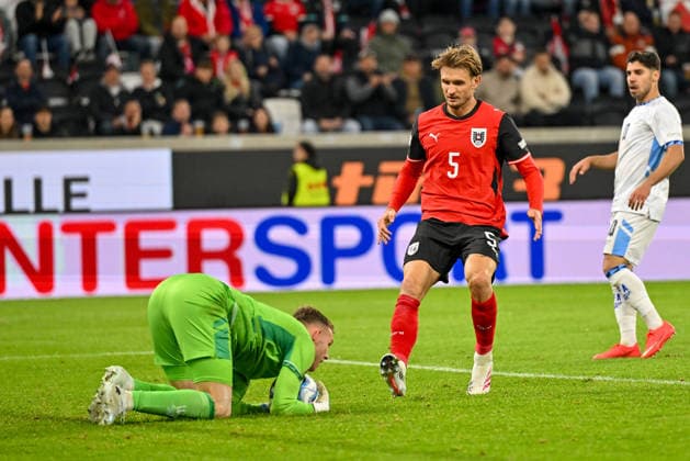 September 24, 2026, Oberoesterreich Arena Linz, AUT, UEFA Nations League 2026–27 Group B: Austria vs. Israel; pictured: Daniel Peretz (ISR) vs. Stefan Posch (AUT). UEFA Nations League 2026–27 Group B match between Austria and Israel in Linz, Austria, on September 24, 2026. Linz, Upper Austria, Austria