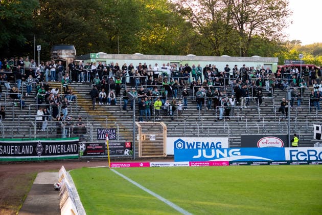 Germany Friendly Match, 2026–2027 Preseason: Sportfreunde Siegen vs. Borussia Mönchengladbach, Thursday, September 24, 2026, Leimbach Stadium, Siegen; visiting fans, away section, fan curve, flags, Ultras, support, Gladbach fans, Siegen, Leimbach Stadium, Germany Copyright: xOrhanxHabashx