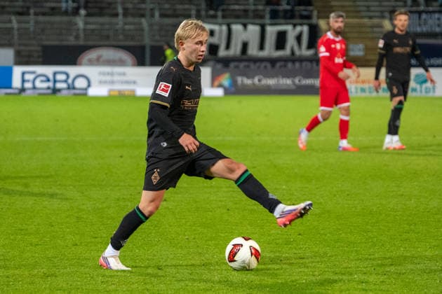 Germany Friendly Match, 2026-2027 Preseason: Sportfreunde Siegen vs. Borussia Mönchengladbach, Thursday, September 24, 2026, Leimbach Stadium, Siegen, Fritz Fleck, Borussia Mönchengladbach, 27 am Ball, Siegen, Leimbach Stadium, Germany Copyright: xOrhanxHabashx