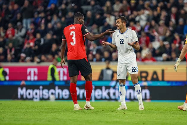 SOCCER - NL, AUT vs ISR LINZ,AUSTRIA,24.SEP.26 - SOCCER - UEFA Nations League, group stage, OEFB international match, Länderspiel, Nationalmannschaft Austria vs Israel. Image shows Kevin Danso (AUT) and Saied Farchi (ISR).  GEPAxpictures xManuelxBinder