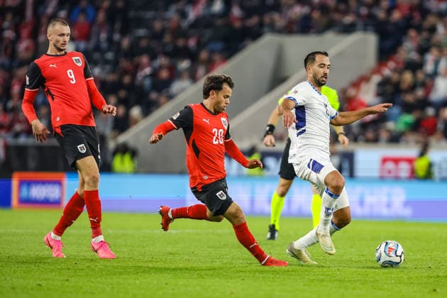 SOCCER - NL, AUT vs ISR LINZ,AUSTRIA,24.SEP.26 - SOCCER - UEFA Nations League, group stage, OEFB international match, Länderspiel, Nationalmannschaft Austria vs Israel. Image shows Sasa Kalajdzic, Sascha Horvath (AUT) and Eliel Peretz (ISR).  GEPAxpictures xManuelxBinder
