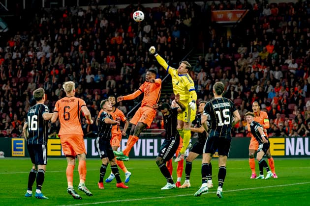 AMSTERDAM: Netherlands defender Denzel Dumfries and Germany goalkeeper Marc-André ter Stegen during the UEFA Nations League match between the Netherlands and Germany at the Johan Cruijff ArenA on September 24, 2026, in Amsterdam, Netherlands. Photo by DeFodi Images