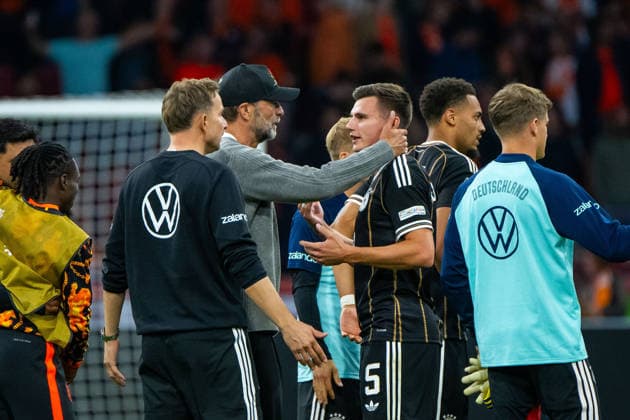 Soccer, Men s, 2026–27 Season, UEFA Nations League League A, Group 2, Matchday 1 in Amsterdam, Netherlands vs. Germany; from left: Assistant Coach Pepijn Lijnders (Germany), Head Coach Jürgen Klopp (Germany), Yannik Engelhardt (Germany), Felix Nmecha (Germany), and goalkeeper Finn Dahmen (Germany) after the final whistle, September 24, 2026, Copyright: xMatthiasxKochx