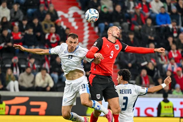 September 24, 2026, Upper Austria Arena Linz, AUT, UEFA Nations League 2026–27 Group B Austria vs. Israel; pictured: Nikita Stoinov (ISR) vs. Sasa Kalajdzic (AUT). UEFA Nations League 2026–27 Group B match between Austria and Israel in Linz, Austria on September 24, 2026, Linz, Upper Austria, Austria