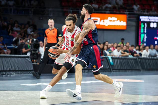 September 24, 2026, Vitoria-Gasteiz, Alava, Spain: Tyson Ward of Olympiacos Piraeus and Eugene Omoruyi of Kosner Baskonia Vitoria-Gasteiz in action during the Turkish Airlines EuroLeague Regular Season Round 01 match between Baskonia Vitoria Gasteiz and Olympiacos Piraeus at Fernando Buesa Arena on September 24, 2026 in Vitoria-Gasteiz, Spain. Vitoria-Gasteiz Spain - ZUMAa181 20260924_zaa_a181_147 Copyright: xIrinaxR.xHx