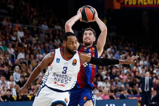 September 24, 2026, Barcelona, Barcelona, Spain: Joel Parra of FC Barcelona, Barca and Jordan Loyd of Anadolu Efes in action during the EuroLeague Regular Season Round 1 match played between FC Barcelona and Anadolu Efes at Palau Blaugrana on September 24, 2026 in Barcelona, Spain. FC Barcelona V Anadolu Efes - Euroleague 2026 2027  - ZUMAa181 20260924_zaa_a181_154 Copyright: xJavierxBorregox