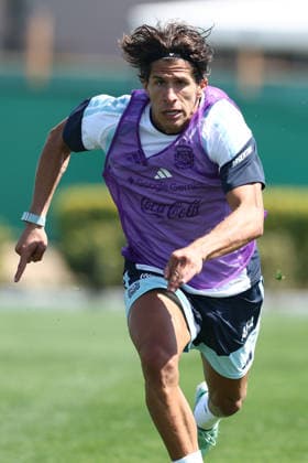 Argentine midfielder Giuliano Simeone takes part in a training session at the AFA (Argentine Football Association) training center in Ezeiza, Buenos Aires Province, on September 24, 2026, ahead of the upcoming friendly soccer matches against Bolivia, Burkina Faso, and Benin. EZEIZA, ARGENTINA Copyright: xAlejandroxPAGNIx