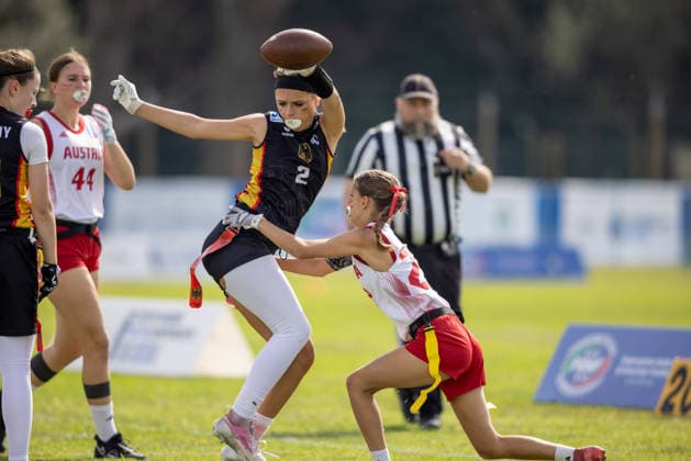 German Player 02 runs with the ball and is tackled by Austria Player, U17, U 17 Girls Germany vs Austria IFAF European Youth Championships 2026, 24.09.2026 Lido Delle Nazioni Lido Delle Nazioni Italia Copyright: xPFA BjörnxKeckerx