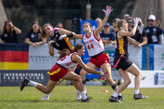 German player catch the ball and get tackled by a Austria playern, U17, U 17 Girls Germany vs Austria IFAF European Youth Championships 2026, 24.09.2026 Lido Delle Nazioni Lido Delle Nazioni Italia Copyright: xPFA BjörnxKeckerx