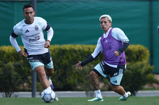 Argentine midfielder Gianluca Prestianni R battles for the ball with forward Lautaro Martinez during a training session at the AFA (Argentine Football Association) training center in Ezeiza, Buenos Aires Province, on September 24, 2026, ahead of the upcoming friendly soccer matches against Bolivia, Burkina Faso, and Benin. EZEIZA, ARGENTINA Copyright: xAlejandroxPAGNIx