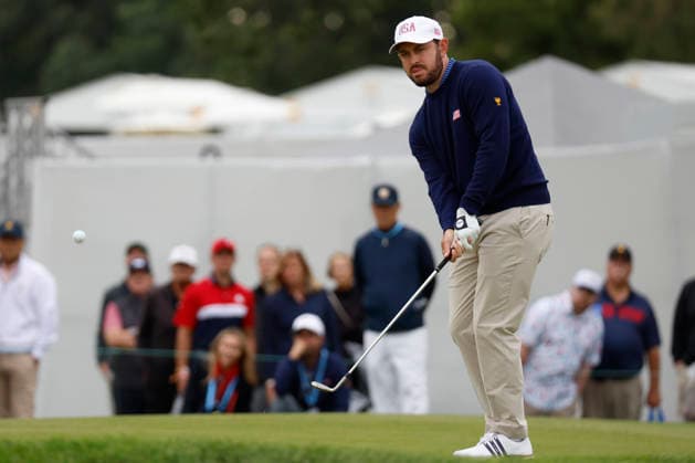 MEDINAH, IL - SEPTEMBER 24: Patrick Cantlay of the United States hits a chip shot on No. 15 during the opening four ball session of the Presidents Cup, September 24, 2026, at Medinah Country Club in Medinah, Illinois. (Photo by Matthew Maxey Icon Sportswire) GOLF: SEP 24 Presidents Cup EDITORIAL USE ONLY Icon260924061