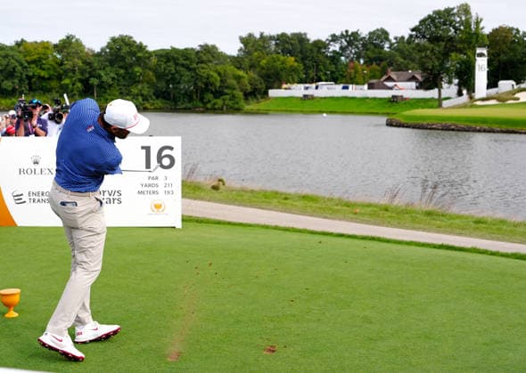 MEDINAH, IL - SEPTEMBER 24: Team USA golfer Scottie Scheffler plays his tee shot on the 16th hole during the first round of the 2026 Presidents Cup on September 24, 2026, at Medinah Country Club in Medinah, Illinois. (Photo by Brian Spurlock Icon Sportswire) GOLF: SEP 24 Presidents Cup EDITORIAL USE ONLY Icon26092459