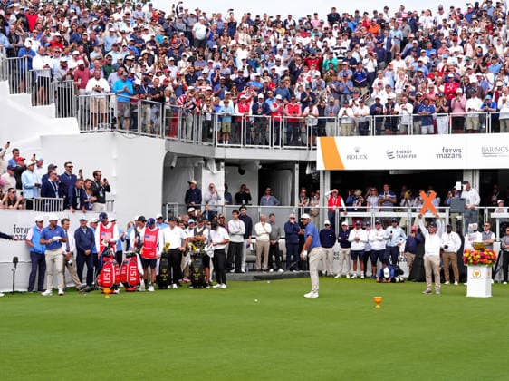 MEDINAH, IL - SEPTEMBER 24: Team USA golfer Scottie Scheffler plays his tee shot on the first hole during the first round of the 2026 Presidents Cup on September 24, 2026, at Medinah Country Club in Medinah, Illinois. (Photo by Brian Spurlock Icon Sportswire) GOLF: SEP 24 Presidents Cup EDITORIAL USE ONLY Icon26092461