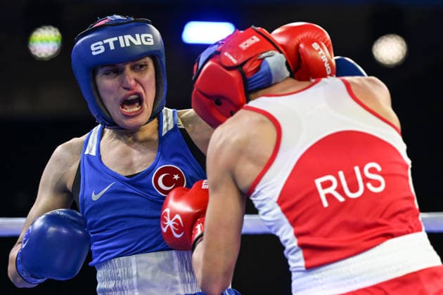 2026 European Boxing Elite Championship Sofia SOFIA, BULGARIA - SEPTEMBER 24: Esra Yildiz Kahraman (Blue) of Turkey and Liudmila Vorontsova (Red) of Russia during their Elite Women s 57kg Semifinal match at the 2026 European Boxing Elite Championships at the Asics Arena Sports Hall in Sofia, Bulgaria, on September 24, 2026. Sofia Bulgaria  Copyright: xArturxWidakx originalFilename:widak-2026euro260924_npICt.jpg