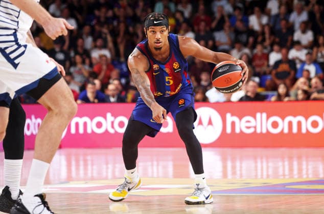 FC Barcelona, Barca v Anadolu Efes Istanbul - Euroleague 2026 2027 Justin Robinson plays during the match between FC Barcelona and Anadolu Efes Istanbul, corresponding to the round 1 of the Euroleague 2026-27, played at the Palau Blaugrana, in Barcelona, on September 24, 2026. Barcelona Barcelona Spain  Copyright: xUrbanandsportx originalFilename:valls-fcbarcel260924_npfAn.jpg