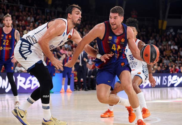 FC Barcelona, Barca v Anadolu Efes Istanbul - Euroleague 2026 2027 Dario Saric and Joel Parra play during the match between FC Barcelona and Anadolu Efes Istanbul, corresponding to the round 1 of the Euroleague 2026-27 , played at the Palau Blaugrana, in Barcelona, on September 24, 2026. Barcelona Barcelona Spain  Copyright: xUrbanandsportx originalFilename:valls-fcbarcel260924_npquc.jpg