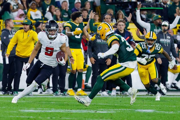 September 24, 2026: Atlanta Falcons wide receiver Drake London (5) runs after making a catch during the NFL, American Football Herren, USA football game between the Atlanta Flacons and the Green Bay Packers at Lambeau Field in Green Bay, Wisconsin. CSM Green Bay United States of America - ZUMAc04_ 20260924_zma_c04_031 Copyright: xDarrenxLeex