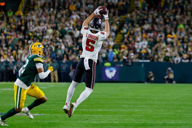 September 24, 2026: Atlanta Falcons wide receiver Drake London (5) makes a catch during the NFL, American Football Herren, USA football game between the Atlanta Flacons and the Green Bay Packers at Lambeau Field in Green Bay, Wisconsin. CSM NFL 2026: Falcons Vs Packers SEP 24  - ZUMAc04_ 20260924_zma_c04_064 Copyright: xDarrenxLeex