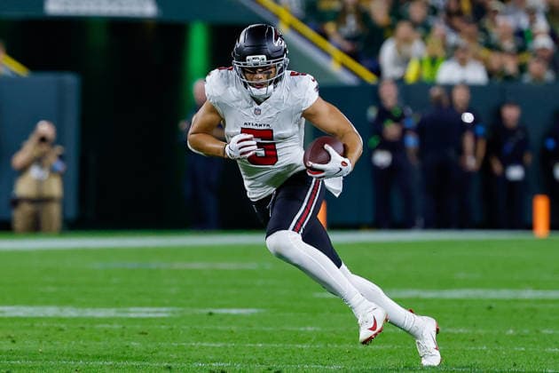 September 24, 2026: Atlanta Falcons wide receiver Drake London (5) runs after the catch during the NFL, American Football Herren, USA football game between the Atlanta Flacons and the Green Bay Packers at Lambeau Field in Green Bay, Wisconsin. CSM Green Bay United States of America - ZUMAc04_ 20260924_zma_c04_057 Copyright: xDarrenxLeex