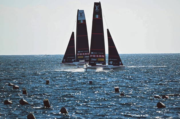 September 24, 2026, Napoli, Naples, Naples, Italy: A moment of the practicing race seen from the shore.People enjoy the practicing race of the 38th edition of the second preliminary regatta of the Louis Vuitton 38th AmericaoÃ¢Ã¢ s Cup Preliminary Regatta in Naples from the coastline. Napoli, Naples Italy  - ZUMAf172 20260924_zip_f172_001 Copyright: xValeriaxFerrarox Practicing Race Of The Second Preliminary Regatta Of AmericaÃ¢â‚¬â ¢S Cup In Naples  - ZUMA0867 0867773629st Copyright: xIMAGO ValeriaxFerrarox