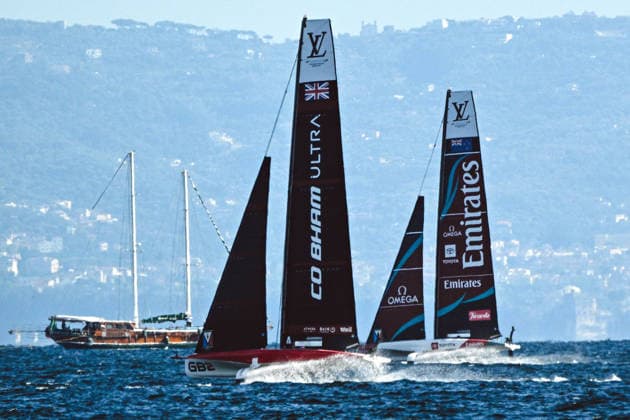 September 24, 2026, Napoli, Naples, Naples, Italy: Teams seen while practicing in the Gulf of Naples. People enjoy the practicing race of the 38th edition of the second preliminary regatta of the Louis Vuitton 38th AmericaoÃ¢Ã¢ s Cup Preliminary Regatta in Naples from the coastline. Napoli, Naples Italy  - ZUMAf172 20260924_zip_f172_043 Copyright: xValeriaxFerrarox Practicing Race Of The Second Preliminary Regatta Of AmericaÃ¢â‚¬â ¢S Cup In Naples  - ZUMA0867 0867774320st Copyright: xIMAGO ValeriaxFerrarox