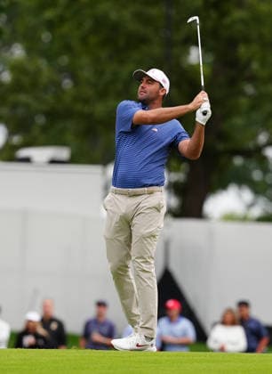 MEDINAH, IL - SEPTEMBER 24: Team USA golfer Scottie Scheffler plays his second shot on the 18th hole during the first round of the 2026 Presidents Cup on September 24, 2026, at Medinah Country Club in Medinah, Illinois. (Photo by Brian Spurlock Icon Sportswire) GOLF: SEP 24 Presidents Cup EDITORIAL USE ONLY Icon260924102