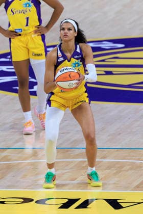 September 24, 2026, Los Angeles, California, USA: Rae Burrell 12 of the Los Angeles Sparks at the free throw line during their regular season WNBA, Basketball Damen, USA game against the Golden State Valkyries on Thursday September 24, 2026 at Crypto.com Arena in Los Angeles, California. Sparks lose to Valkyries, 75-76. ARIANA RUIZ PI Los Angeles USA - ZUMAp124 20260924_zaa_p124_049 Copyright: xArianaxRuizx